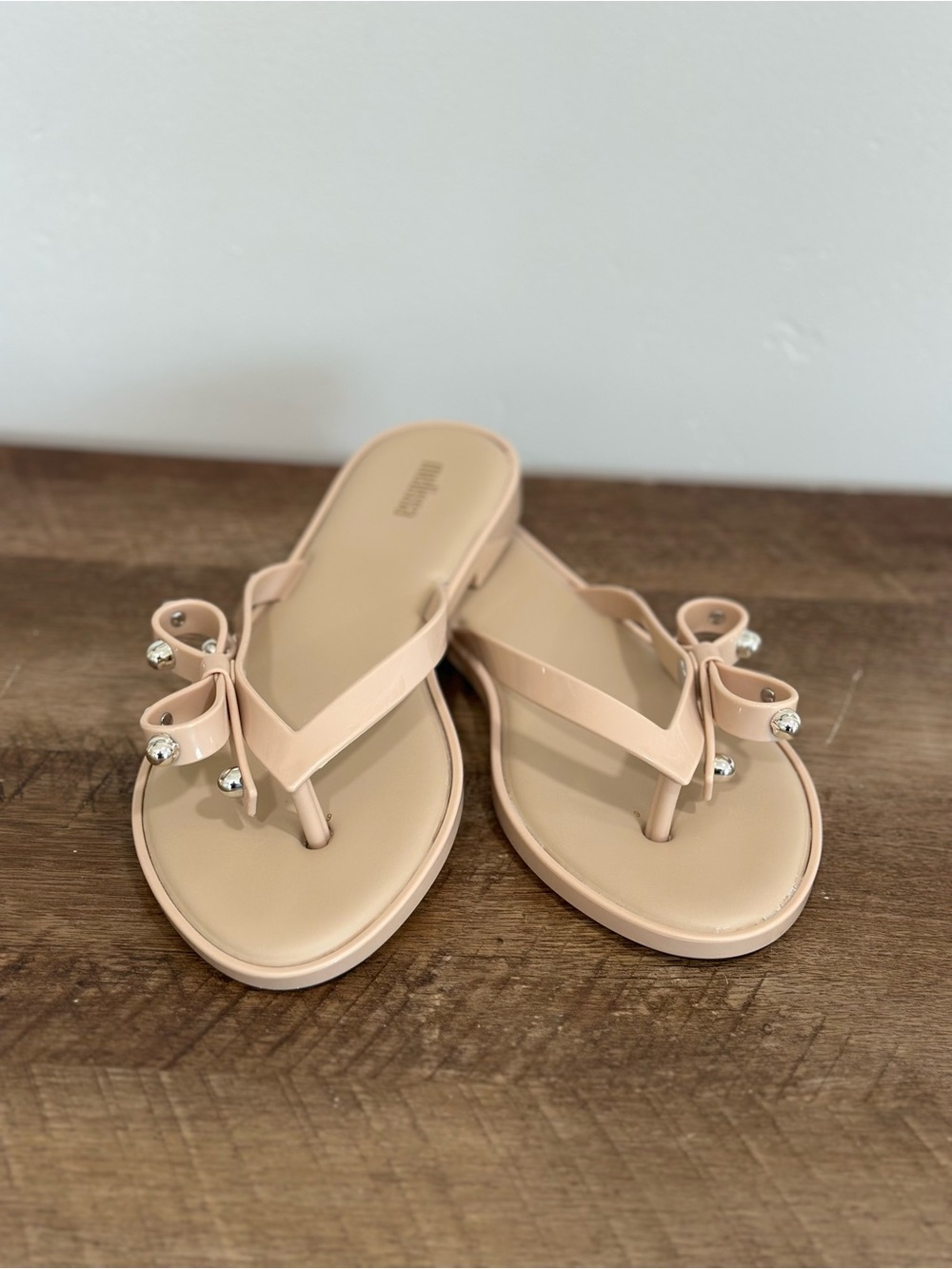 Melissa Women's Nude Pink Bow Thong Sandals with Rhinestone Accents Sz7